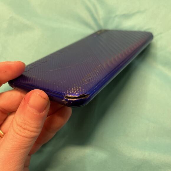 Blu C5L Max For Parts Or Repair BROKEN Will Not Power On If Plugged Into Charge - Picture 4 of 8